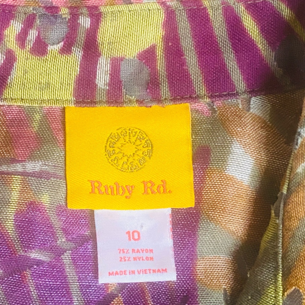 Vintage Ruby Rd. Button down shirt. - Picture 10 of 12